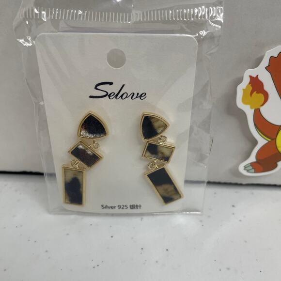 NWT Lot Of 2 Earrings Piercing Dangling Green Circles Gold Pattern - Picture 2 of 11